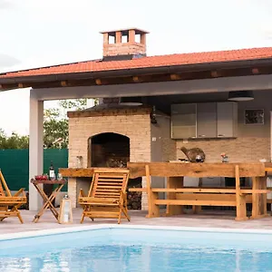 Nava Villa